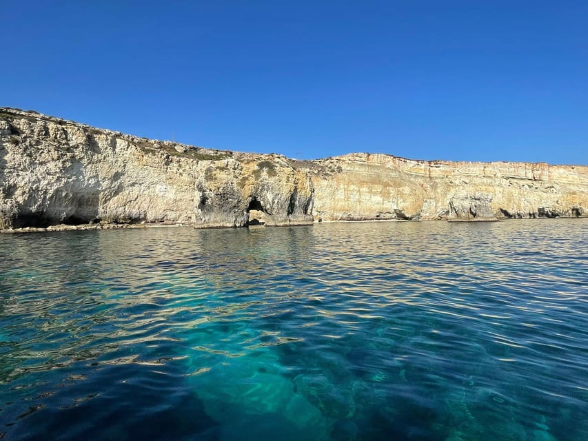 2.5-HOUR BOAT TOUR ORTIGIA+SEA CAVES+PILLIRINA+FRUIT DRINK - Starting at Via Eritrea, 2, Then Setting Up for Caves and Sun
