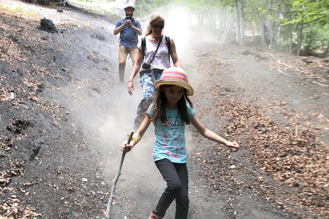 2002 Crater Excursion - Northern Etna - The Guide Makes the Difference: Facts, Breaks, and Fun