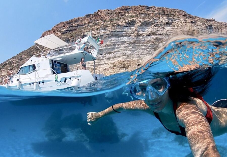 5 hours Lampedusa: Boat Tour with panino SUP e snorkeling - Meeting at Sapore di Mare and what the 5 hours feel like