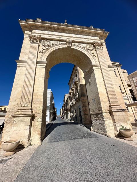 8-hour tour of the Baroque cities Noto-Modica-Ragusa-Ortigia - Ortigia at Day’s End: Athena, Aretusa, Maniace, and Apollo