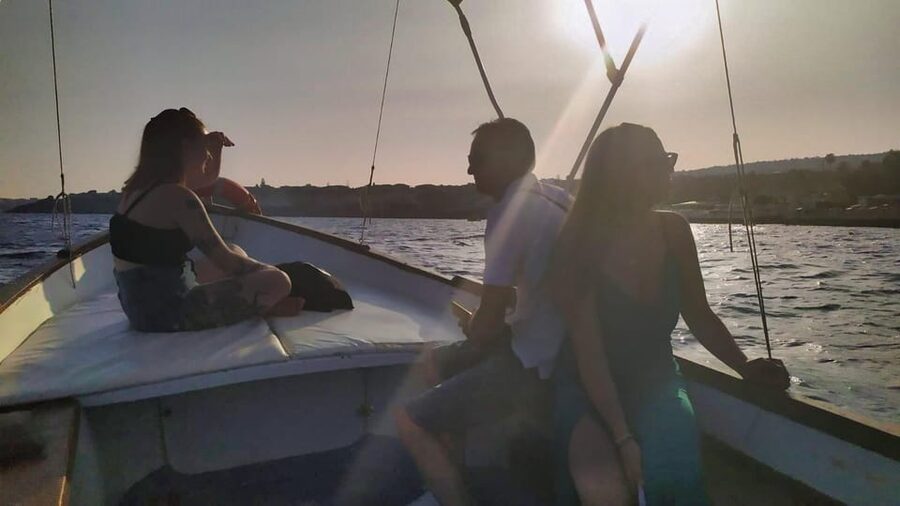 Aci Trezza boat tour sunset and dinner sicilian family home - Meeting at Via Ricca 5, then straight to the long tail boat ride
