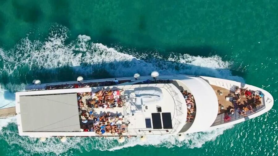 Aeolian Islands Mini Cruise: Vulcano, Lipari & Stromboli - On board: what the two boat sizes mean for comfort
