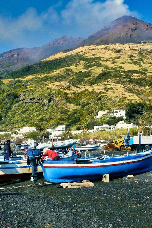 Aeolian Islands Mini Cruise: Vulcano, Lipari & Stromboli - Meeting point and getting parked near Porto di Vibo