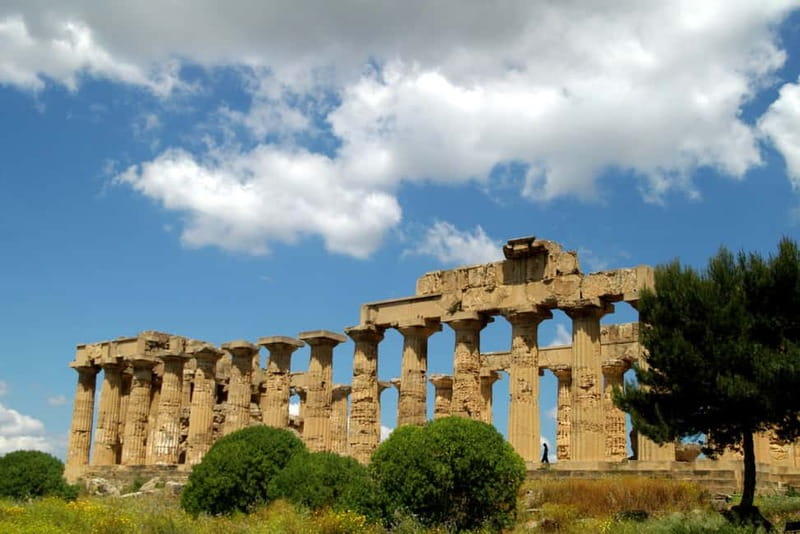 Agrigento: Valley of the Temples Premium Guided Tour - Stop 1: Porta di Giunone, the gateway moment