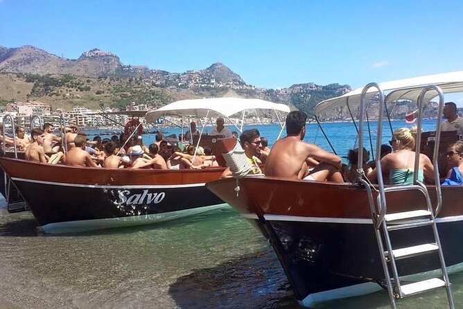 Boat excursion Taormina Giardini Naxos - Isola Bella area and the quick thrill of close passes