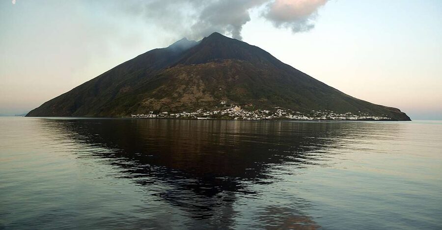 Capo d'Orlando: Mini-cruises to Vulcano, Panarea, Stromboli - Price and landing fees: what your $107.62 buys you