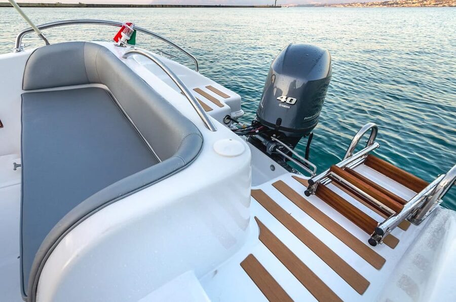 Castellammare del Golfo: Rent a Boat Without a Skipper - Entering The Helm in Castellammare del Golfo