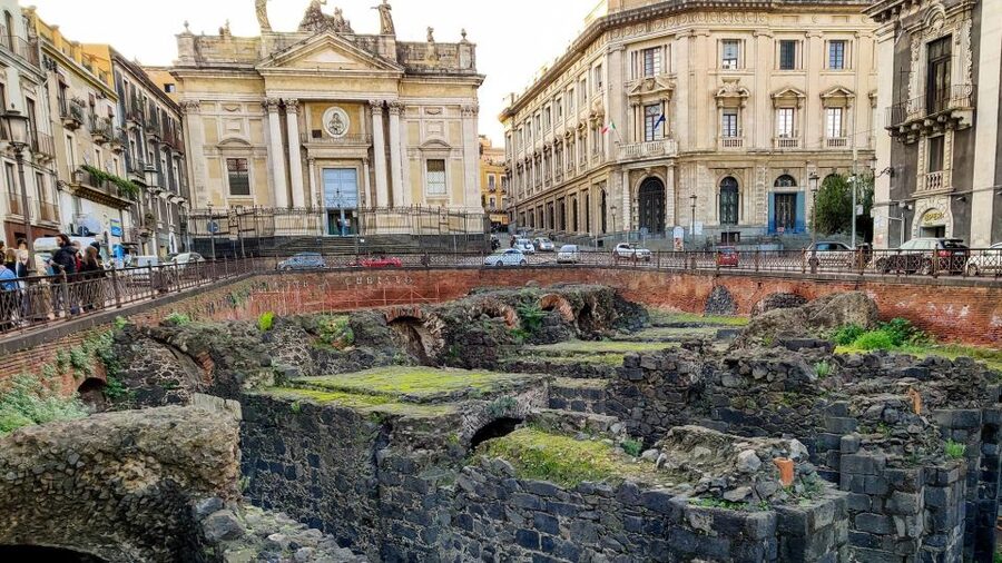 Catania: City Highlights Walking Tour - Via Crociferi and Piazza Stesicoro: streets that tell you time has passed