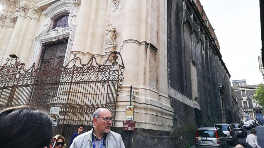 Catania: City Highlights Walking Tour - Via Teatro Greco, Via Gesuiti, and scalinata Alessi: viewpoints with meaning