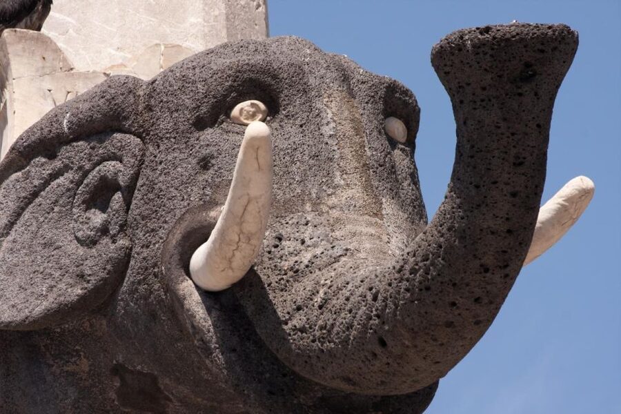 Catania: City Highlights Walking Tour - Starting at Via Erasmo Merletta, where the tour finds its rhythm