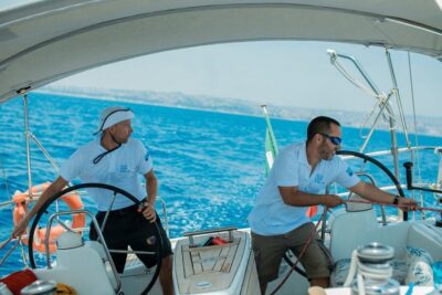 Coastline Sailing Trip 6hr with Aperitif and Lunch