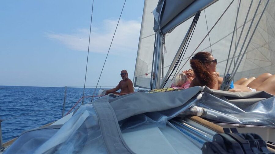 Catania: Coastline Sailing Trip 6hr with Aperitif and Lunch - Who this Catania sailing day is perfect for