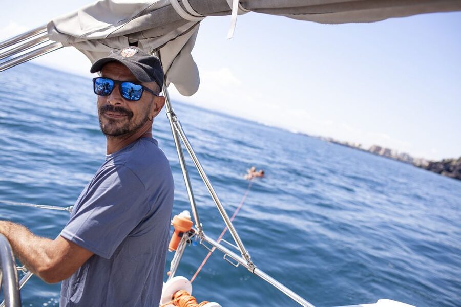 Catania: Coastline Sailing Trip with Aperitif and Prosecco - Sailing moments you cannot plan for: dolphins and surprise nature
