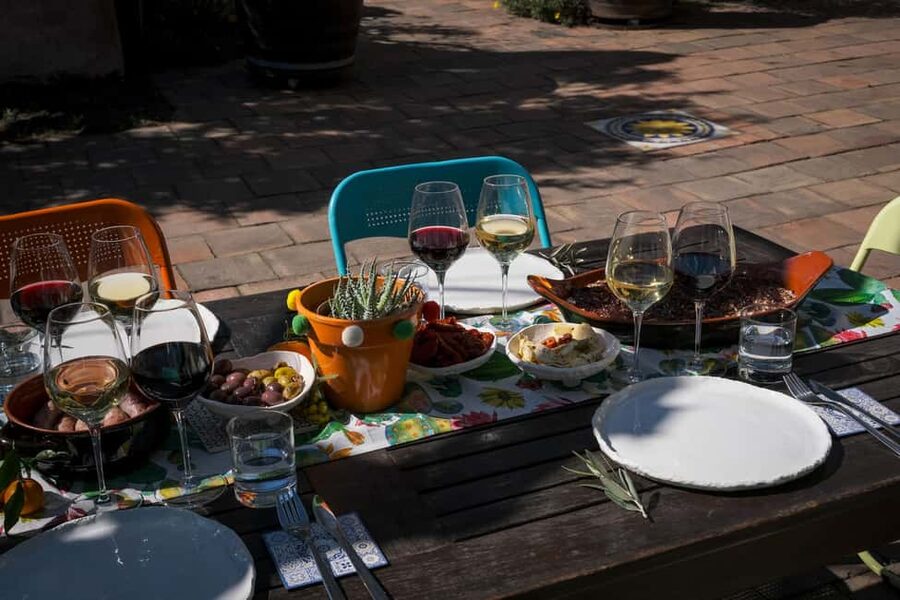 Catania: Etna Urban Winery Sicilian Lunch with Wine Tasting - Key things to know before you go