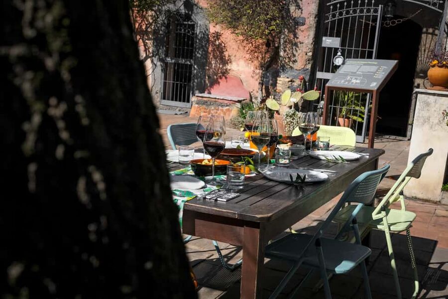 Catania: Etna Urban Winery Sicilian Lunch with Wine Tasting - Your Timing, Meet Point, and What the 1.5 Hours Actually Covers