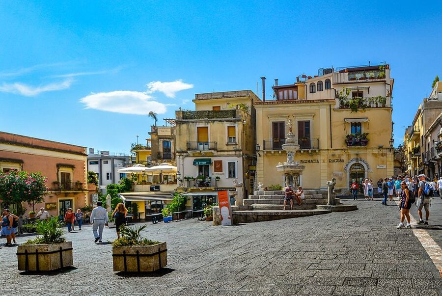 Catania: Giardini, Taormina, and Castelmola Day Trip - Meeting in Catania: the short ride that saves you headaches
