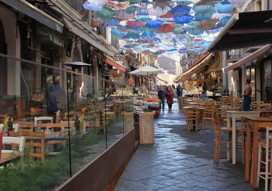 Catania: Guided Street Food Tour with Tastings - Piazza Duomo Cathedral to the fish market: start with the heart and the catch
