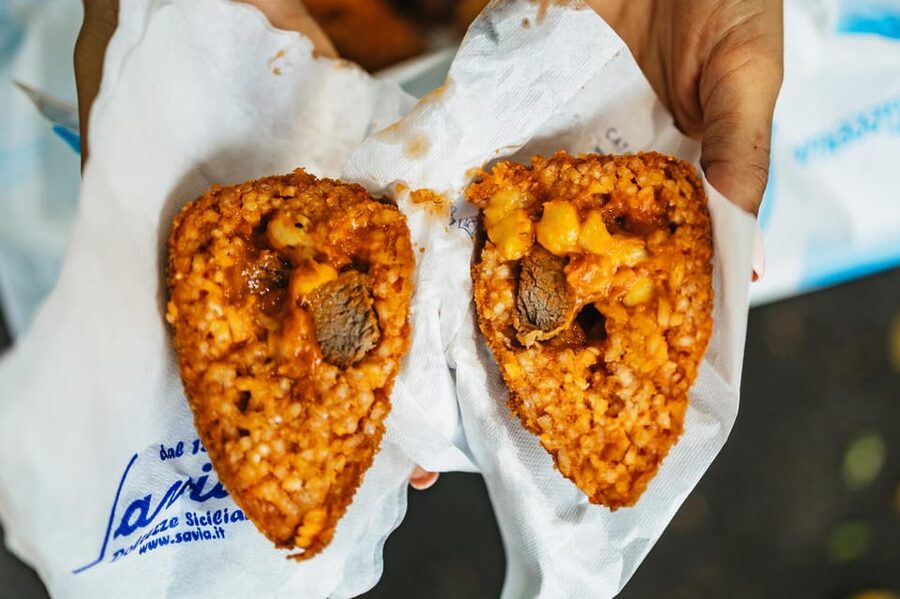 Catania: Guided Street Food Walking Tour - Via Etnea and Piazza Stesicoro: Keeping the Walk Interesting
