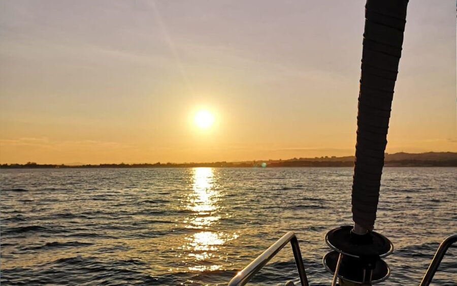 Catania: Guided Sunset Sailing Trip with Aperitif & Prosecco - The crew experience that makes this feel personal