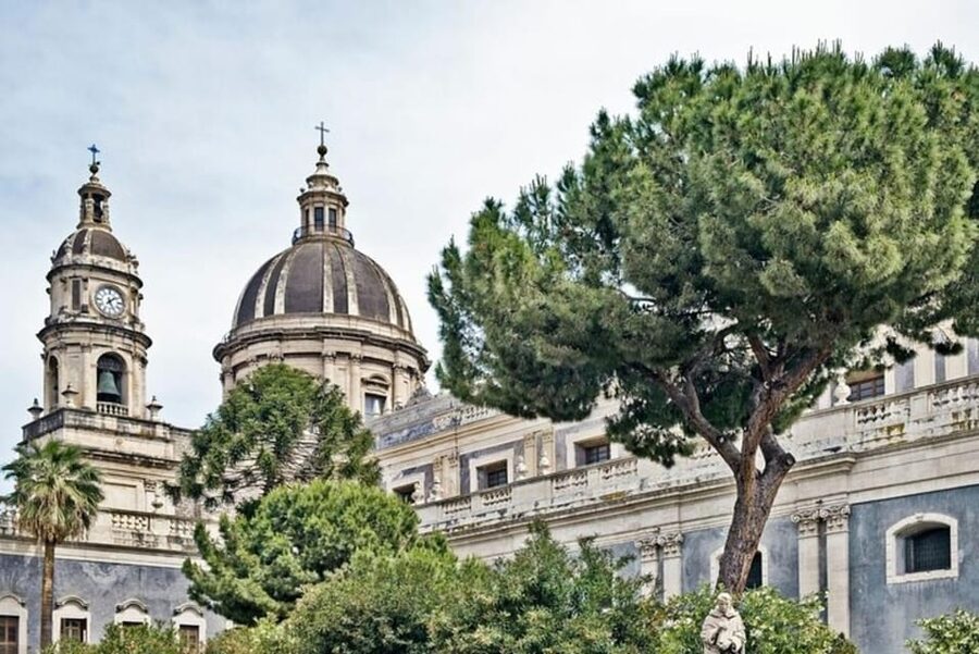 Catania Highlights Walking Tour With A Guide - Route rhythm and timing: how the walk stays manageable
