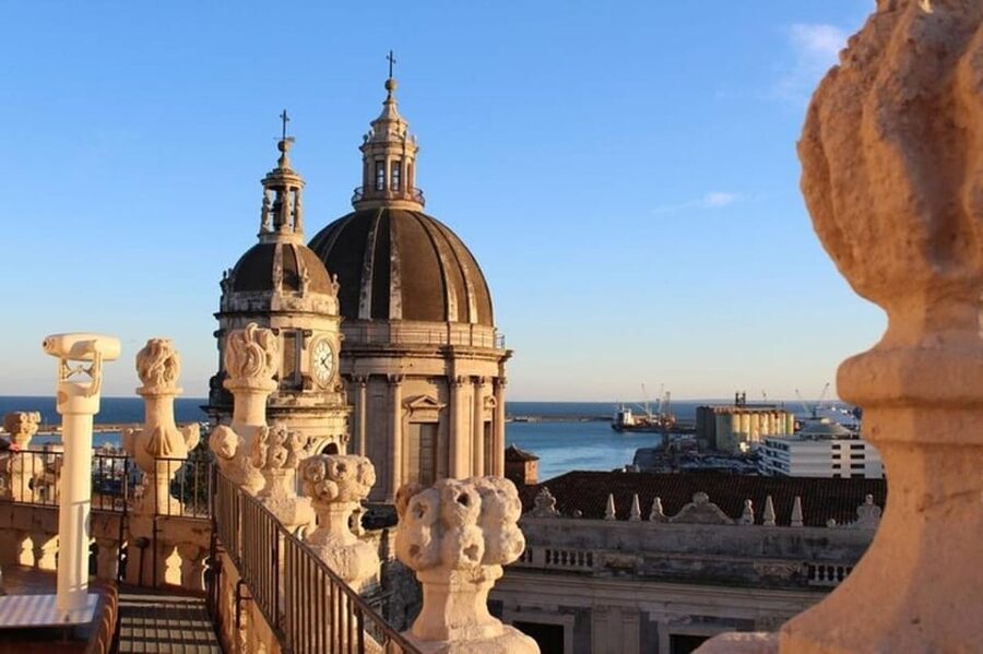 Catania Highlights Walking Tour With A Guide - What you learn from a local guide, and why it changes the tour