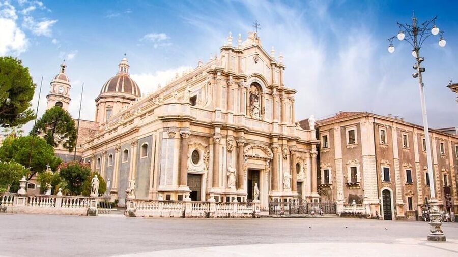 Catania: Hop-On, Hop-Off Bus to Acicastello and Acitrezza - Along the Riviera dei Ciclopi: where the stories start