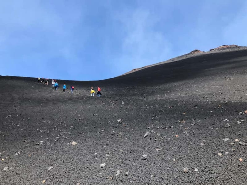 Catania: Mount Etna 3000m Tour with Hotel Pickup - Who this Etna 3000 m tour fits best