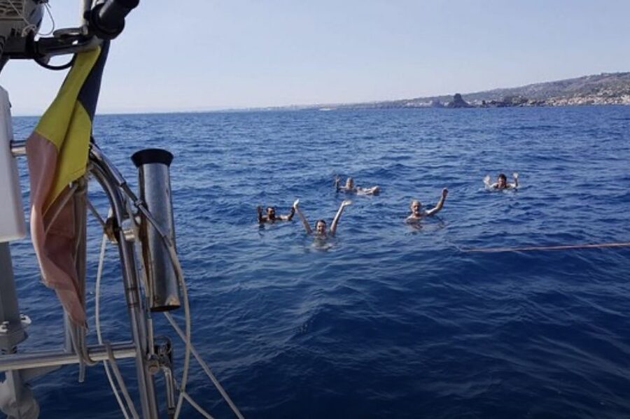 Catania: Spritz and Sunset Sailing Tour - From Via Cardinale Dusmet to the Catania coastline, here’s how the first hour works