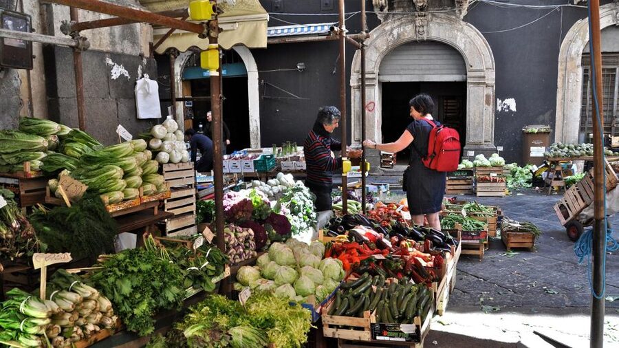 Catania Street Food Tour - The market route: cheeses, olives, oil, and a fresh seltz at Chiosco Costa