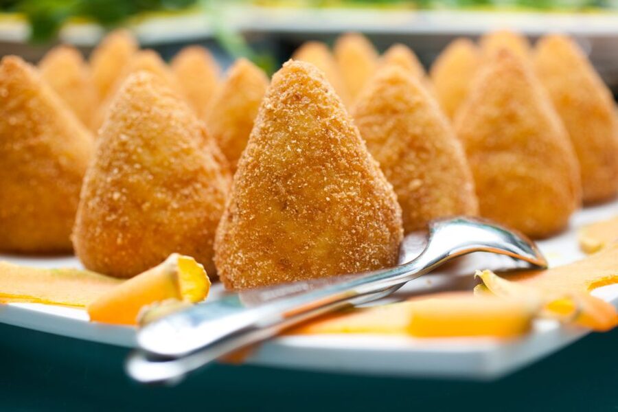 Catania Street Food Tour - Guides and group energy: what to expect from the people running it