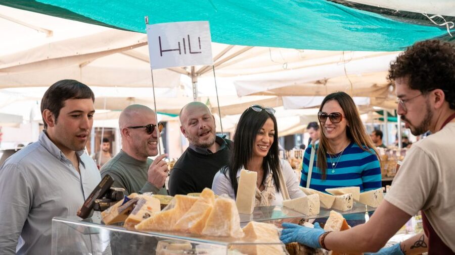 Catania Street Food Tour: Fish Market & City Centre - Piazza Duomo Meeting Point, and How the Tour Gets You Oriented Fast