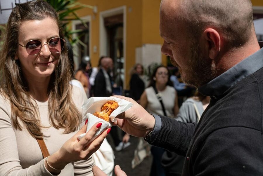 Catania Street Food Tour: Fish Market & City Centre - Pace, Comfort, and Practical Tips for a Smooth 2.5 Hours