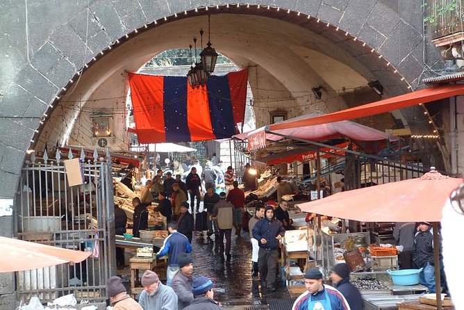 Catania Street Food Tour - Where you meet and how the 3-hour flow works