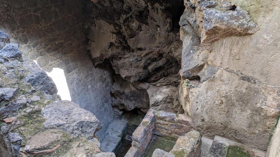 Catania: Underground Catania Tickets and Guided Tour - How the Tour Depth Works, and What -15 Meters Means for Your Body
