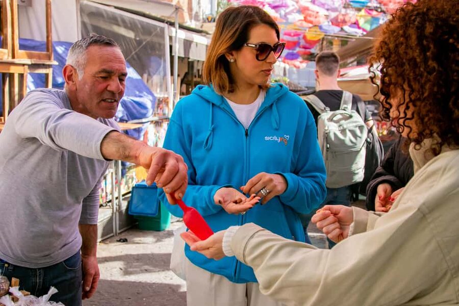 Cooking class, visit to the Catania market and light lunch - Small group value: why max 10 participants matters