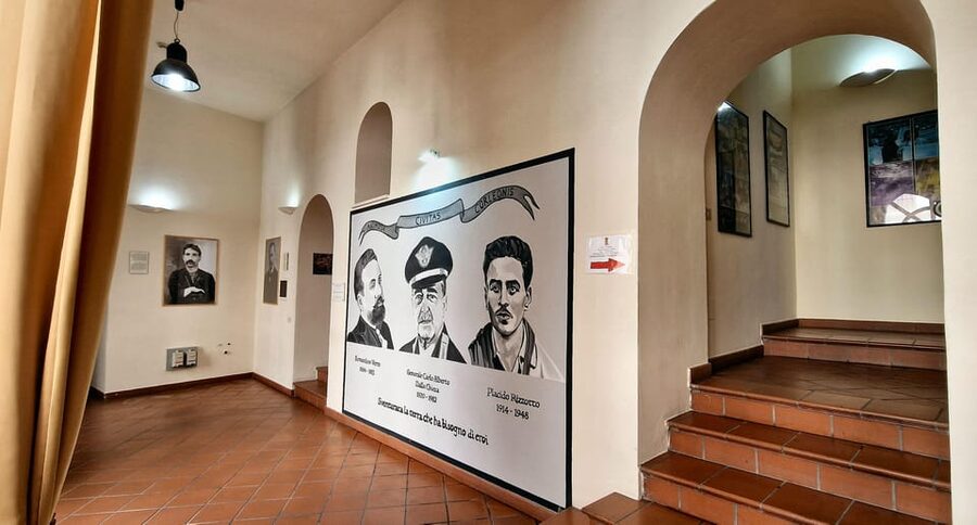 Corleone: Guided Tour of the C.I.D.M.A - Anti-Mafia Movement - The Palermo maxi-trial folders room and the maxiprocesso turning point