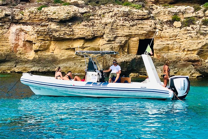 Daily Egadi Tour: Favignana and Levanzo in Rubber Dinghy - Guides, service style, and why the day feels personal