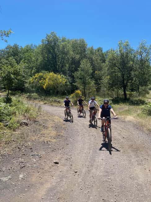 E-mtb tour through lava flows and down to Alcantara gorges - Cooling down at the Alcantara River, then the gorges from the inside