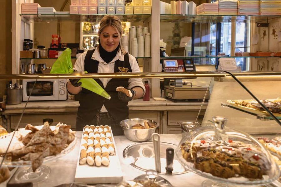 Eating Palermo: Evening Food & Wine Tour - Pizza lesson in a 5th-century palace, straight from the pizzaiolo