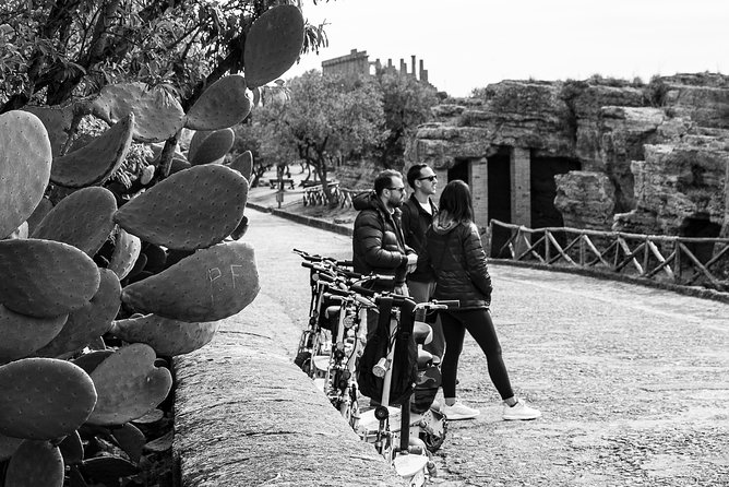 Electric scooter tour inside the Valley of the Temples Agrigento - Guides and audio: how the history gets explained on a scooter