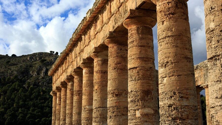 Erice and Segesta Multi-Language Tour from Palermo - Time on the road, and what you carry in your daypack