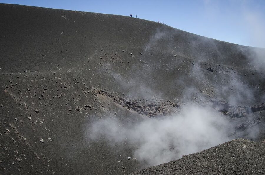 Etna Basic Tour 1900 metres - Tour Leader, Language Support, and How the Info Improves the Views