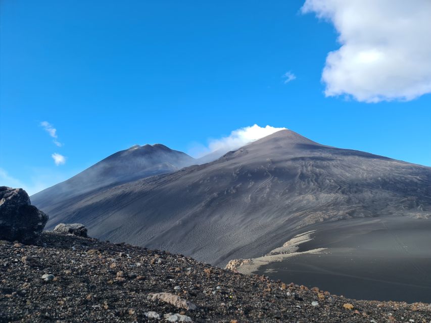 Etna North 2900mt & Craters of 2002 - The view from 2900 m: when you can see Lion and Bove valleys