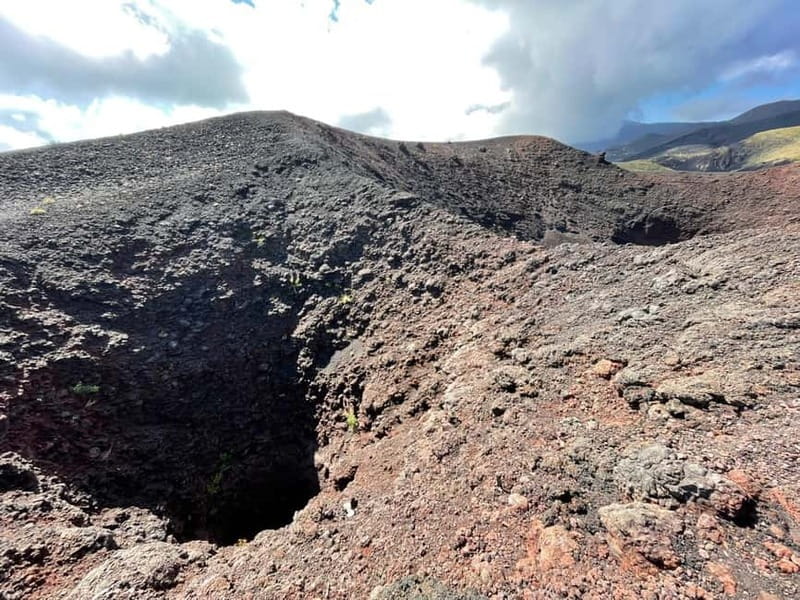 ETNA VOLCANO: Excursion to the Craters of 2002 - Where you start at Etna Nord and how the first minutes work