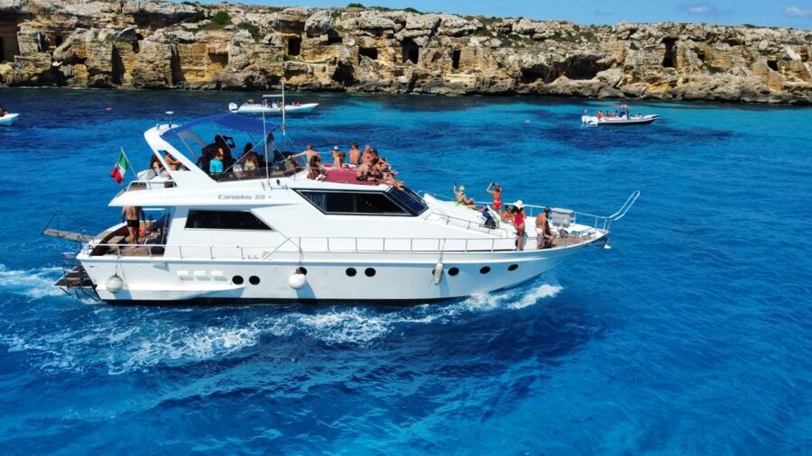 Favignana and Levanzo in relax with yacht Floen - When Crowds and Weather Affect the Day