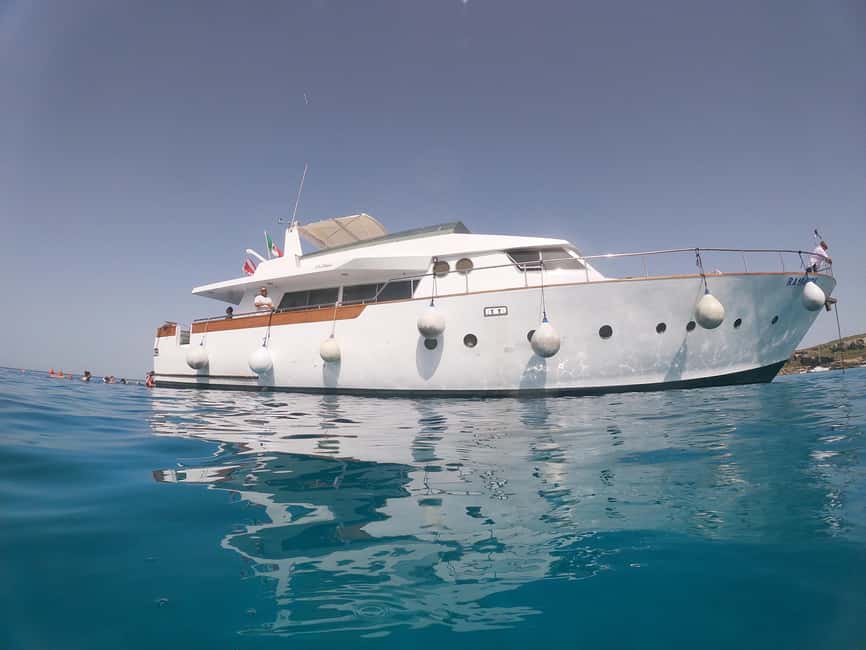 Favignana e Levanzo: tour condiviso Yacht Shalimar IV - Why this Egadi Islands yacht day works so well