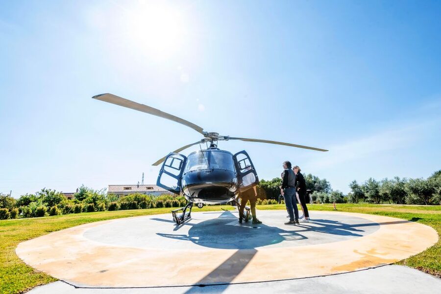 Fiumefreddo: Group Flight Helicopter Tour over Etna - The flight setup: small group, English briefing, and seat balancing