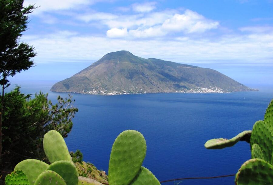 From Capo D'Orlando: Lipari and Vulcano Tour with Boat Trip - Lipari Options: Bus 1.5 Hours vs. Archaeology and Museum Stops