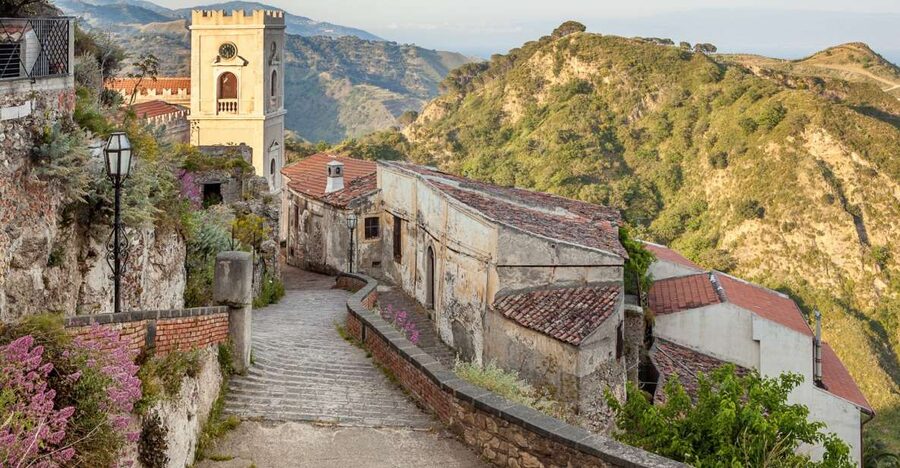 From Catania: Guided Godfather Tour with Taormina Visit - Why the Godfather Villages Trip From Catania Feels Like a Movie Set