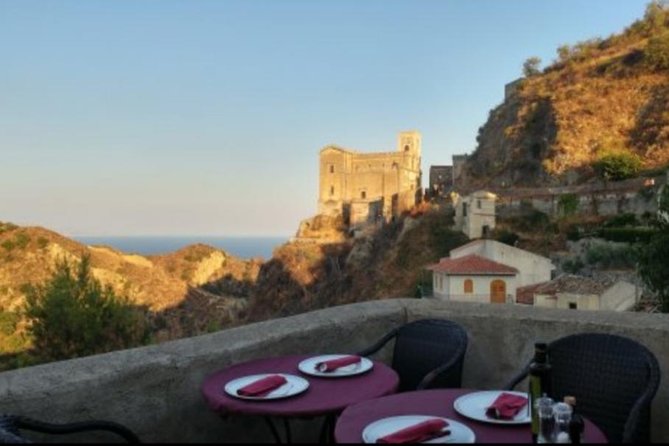 From Catania: Private/Guided Godfather with Appetizer and Pasta - Gelso Nero lunch: what you will eat, and why the terrace matters